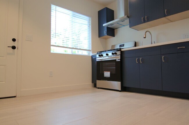 Foto del edificio - 216 Harding Ave