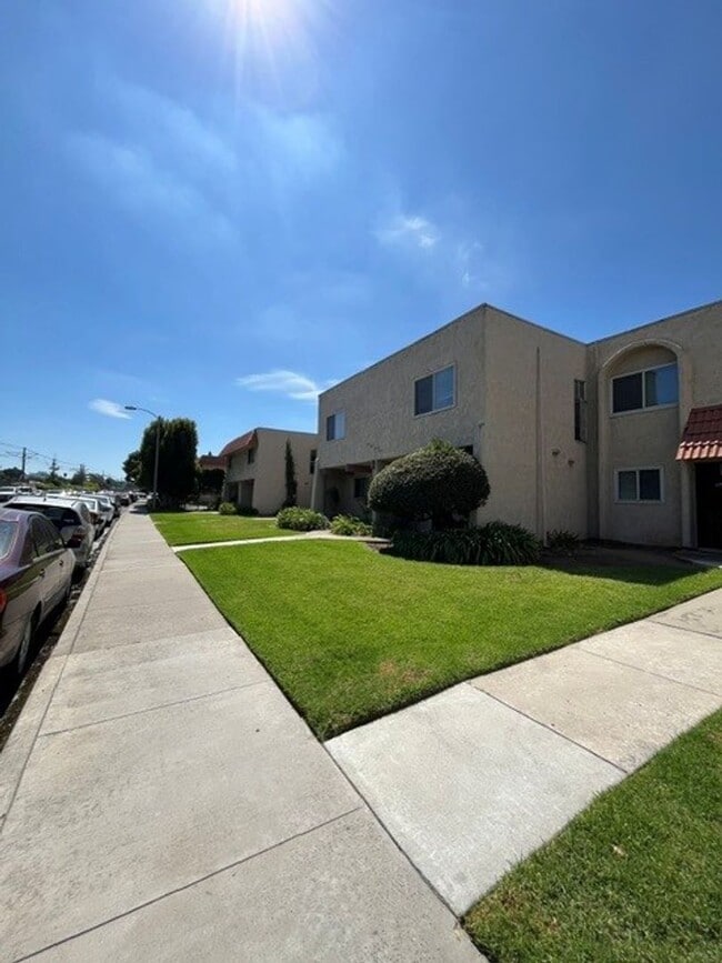 Building Photo - 6831 Alvarado Rd