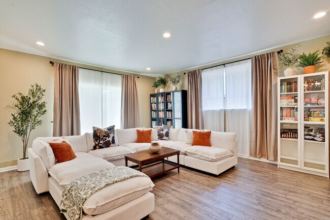 Foto del edificio - 6402 Tamalpais Ave