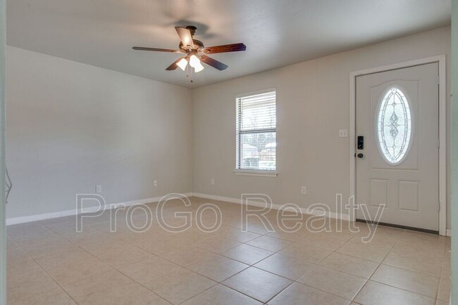 Building Photo - 4468 Angie Ln
