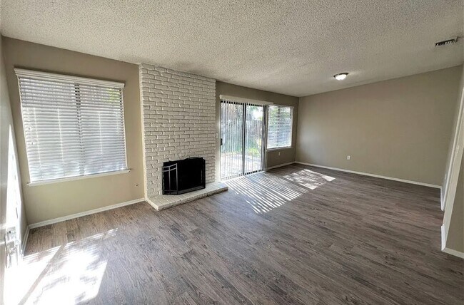 Building Photo - 3154 McHarg Rd