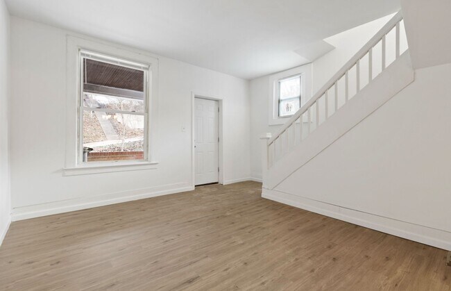 Foto del edificio - Carnegie - 2 Bedroom 1 Bathroom - Updated ...