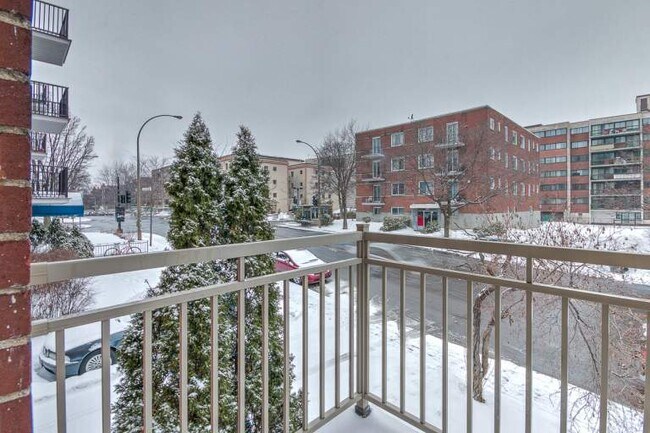 Photo du bâtiment - 2120 Av Van Horne
