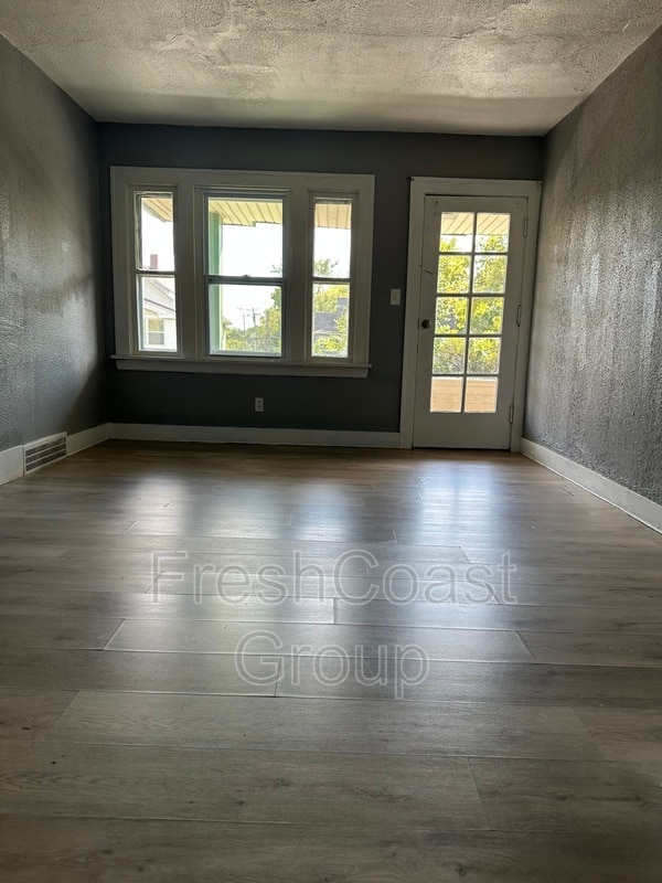 Building Photo - 10917 Notre Dame Ave