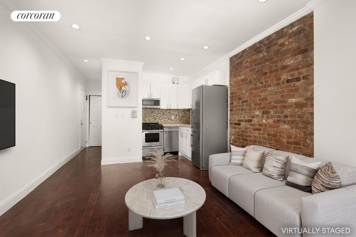 Foto del edificio - 328 W 19th St