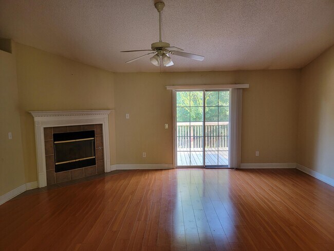 Foto del edificio - 614 Territory Ln