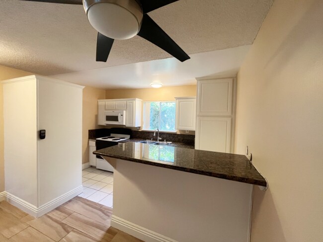 Foto del edificio - 931 W 19th St