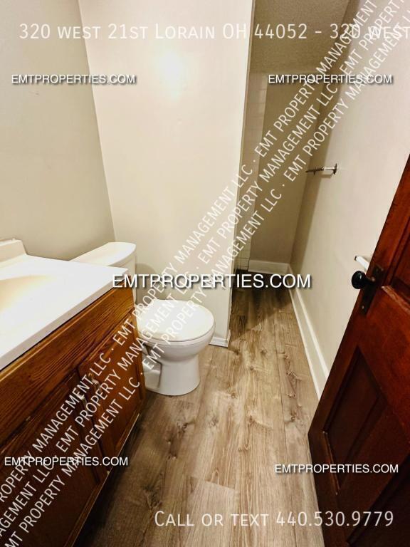 Foto del edificio - 320 W 21st St