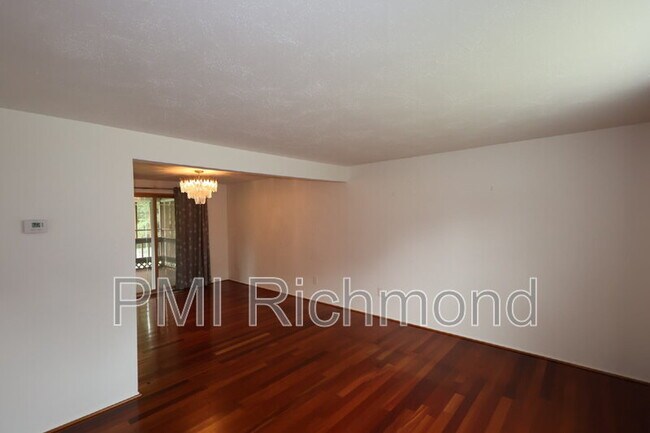 Foto del edificio - 15808 Tinsberry Pl