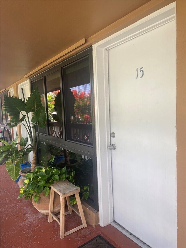 Building Photo - 5910 NE 18th Ave