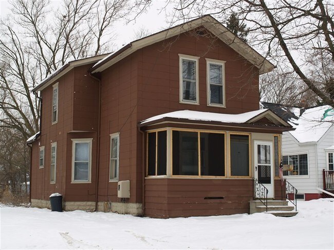 Building Photo - 507 S Webster St