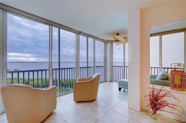 Foto del edificio - 5750 NE Island Cove Way