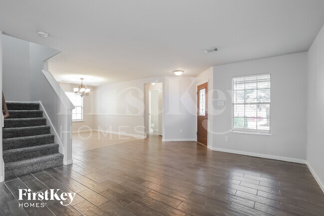 Foto del edificio - 11210 Flying Geese Ln