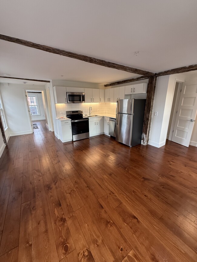 Photo - 203 S Main St (Providence, RI) Apartments