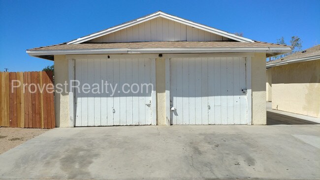 Building Photo - 18190 Larkspur Rd