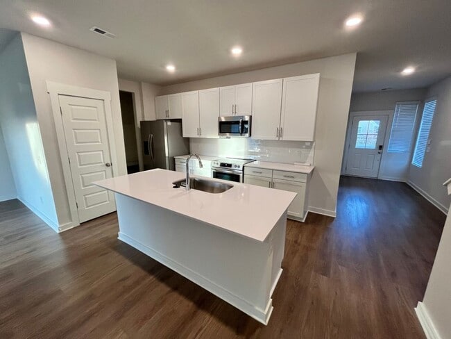 Building Photo - Move in ready!! - New 3BR in Franklin