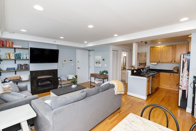 Foto del edificio - Fantastic Location Near Brightwood Park - ...