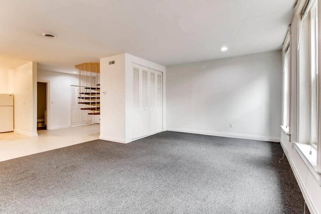 Foto del edificio - 722 W 18th St