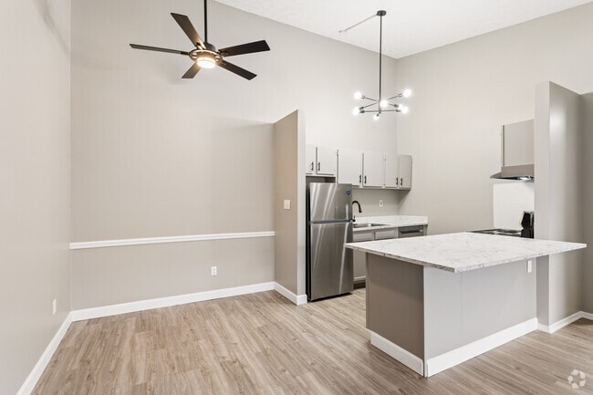 2 habitaciones, 1 baño – 950 pies cuadrados - Comedor - Abbington Village Apartments