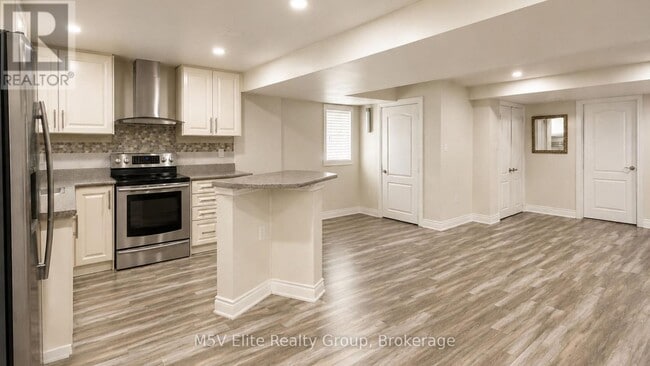 Building Photo - 49 Ribbon Dr
