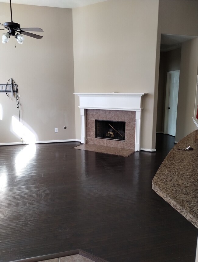 Building Photo - 16931 Creek Mountain Dr