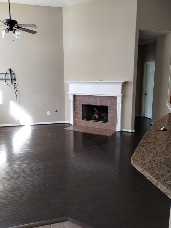 Foto del edificio - 16931 Creek Mountain Dr