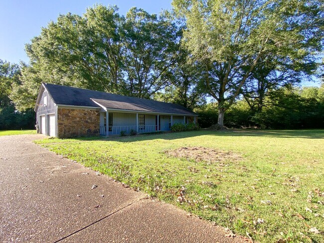 Building Photo - 2 bed 2 bath near Walnut Grove and Houston...
