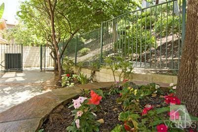 Building Photo - Oak Park Executive Home