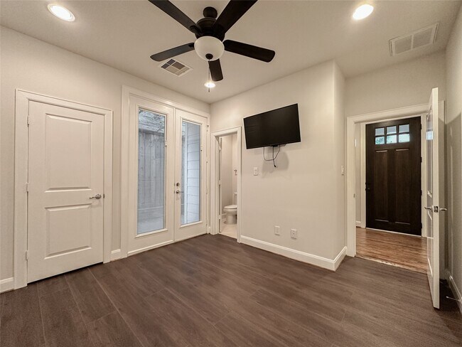 Foto del edificio - 10 Hermann Park Ct