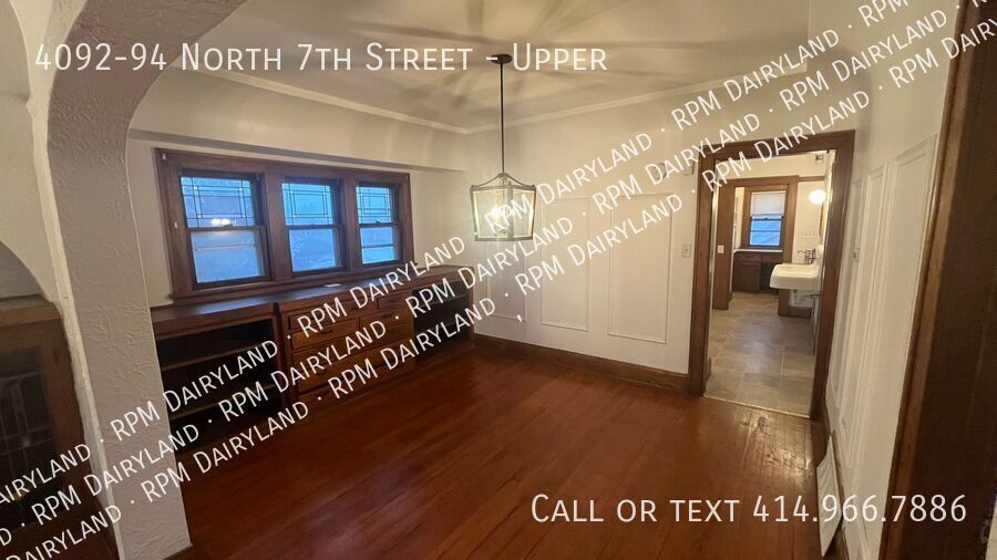 Foto principal - 2BR upper duplex in Old North Milwaukee