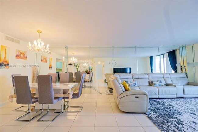 Building Photo - 2500 Parkview Dr