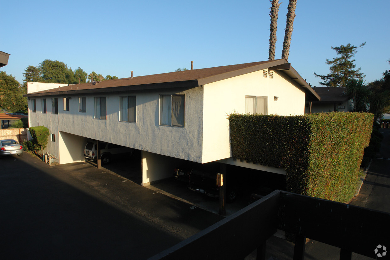 Building Photo - Casablanca Apartments