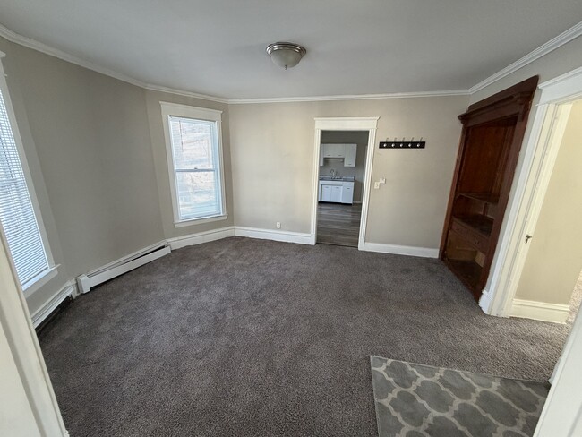 Building Photo - 220 E Racine St