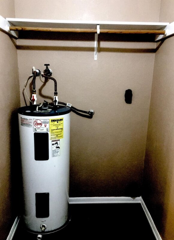 Foto del edificio - 802 Industrial Ave