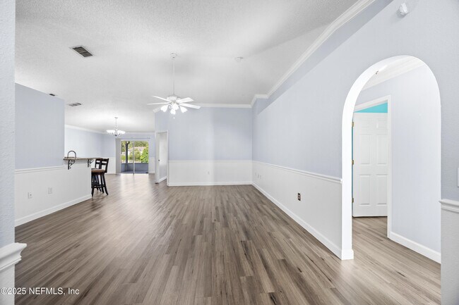 Foto del edificio - 1969 Willesdon Dr W