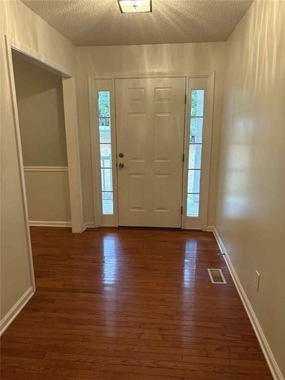 Building Photo - 68 Lancaster Way