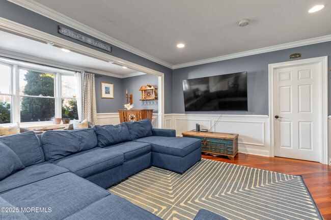 Foto del edificio - 384 Sairs Ave