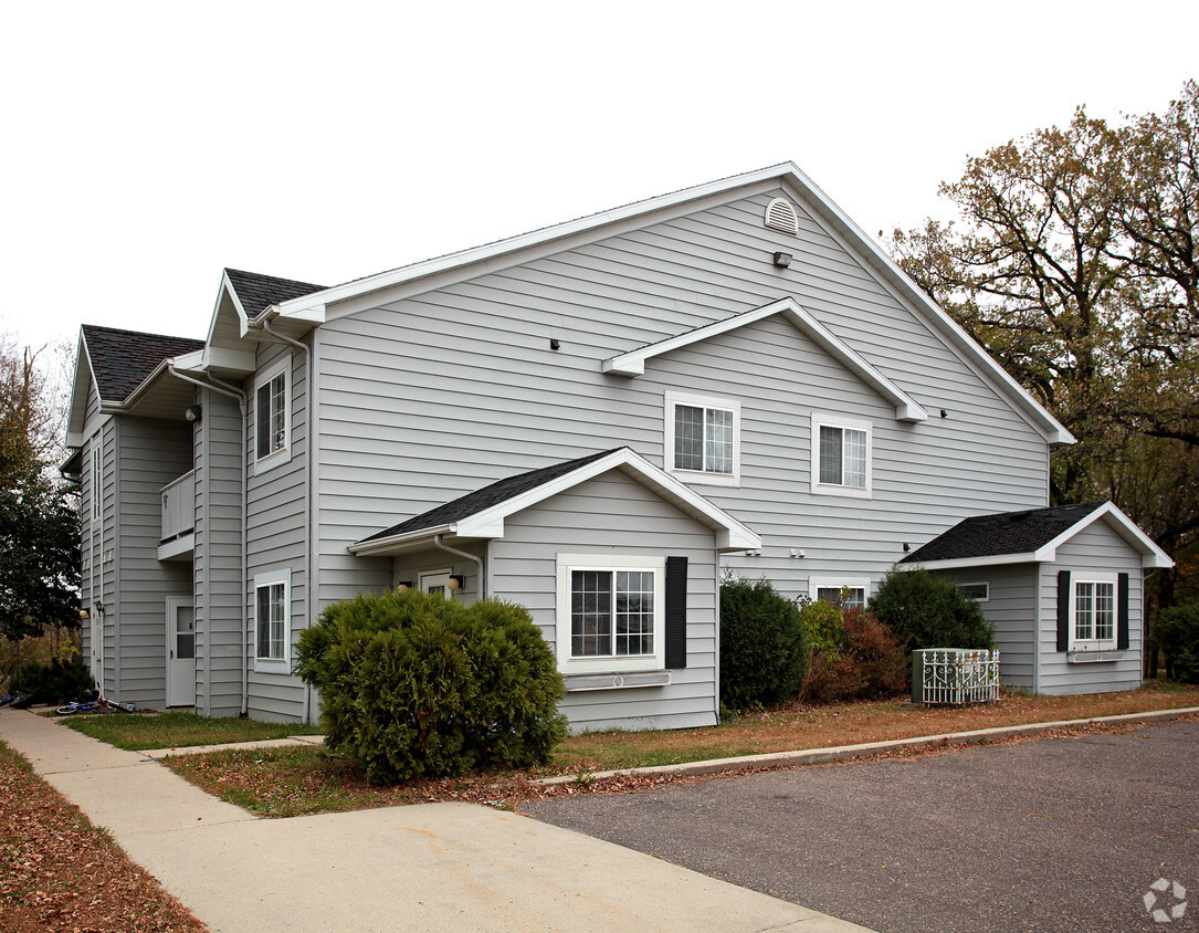 Primary Photo - Great Oaks Apartments