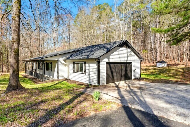 Building Photo - 5785 Woodruff Rd