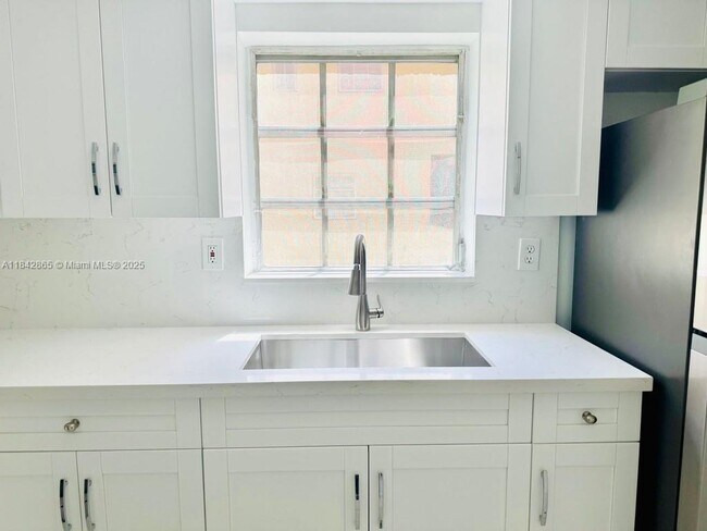 Foto del edificio - 10901 N Kendall Dr