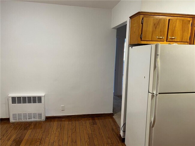 Building Photo - 205 27th Ave
