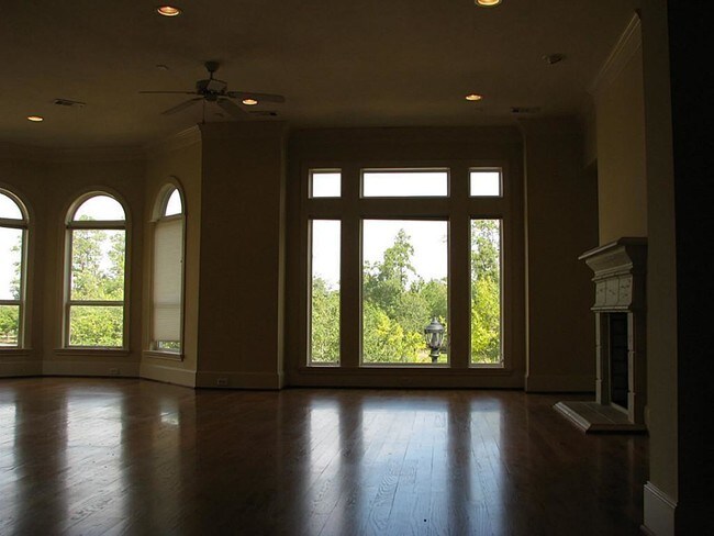 Building Photo - 51 Colonial Row Dr