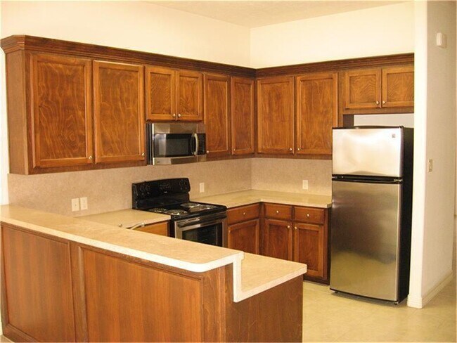 Building Photo - 609 Hickory Dr
