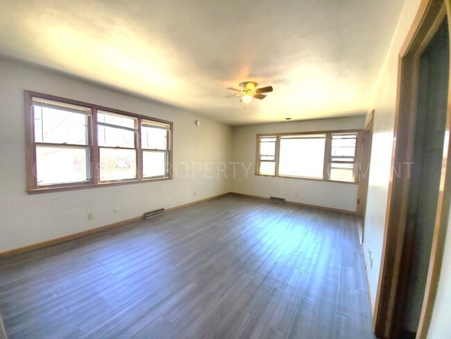 Building Photo - EFFICIENCY UNIT - AFFORDABLY PRICED AND LO...