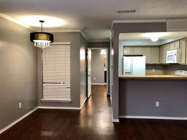 Foto del edificio - 9829 Walnut St