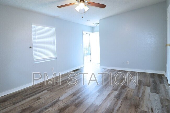 Foto del edificio - 2115 Askew Ave