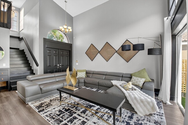 Building Photo - 3527 Stratton Ln