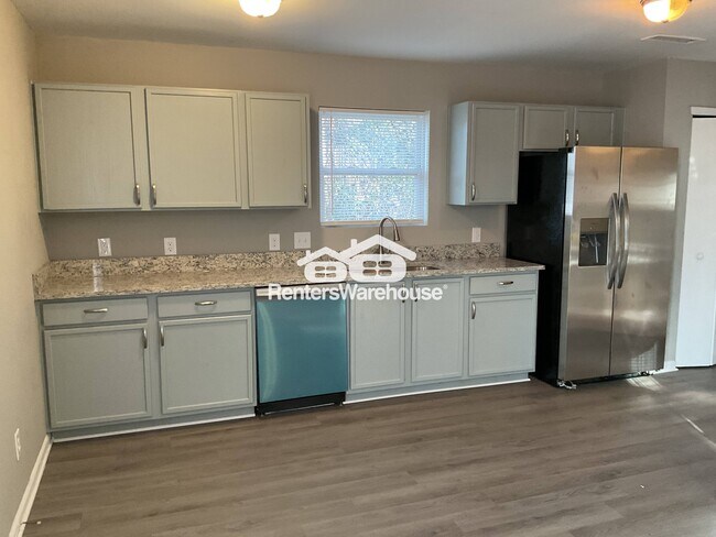 Building Photo - 3107 Meadow Knoll Dr