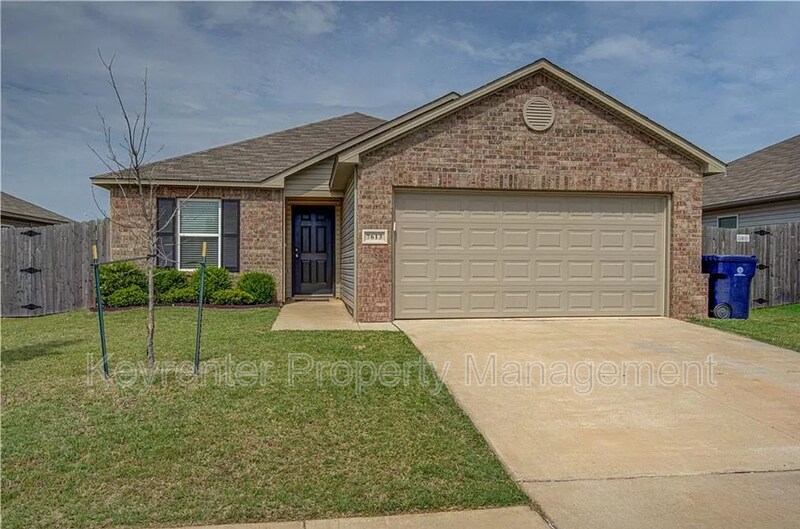 Primary Photo - 7613 Lipizzan Rd