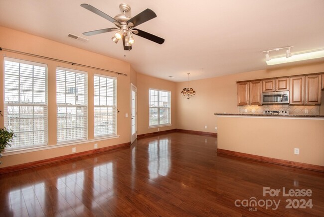 Building Photo - 14949 Santa Lucia Dr